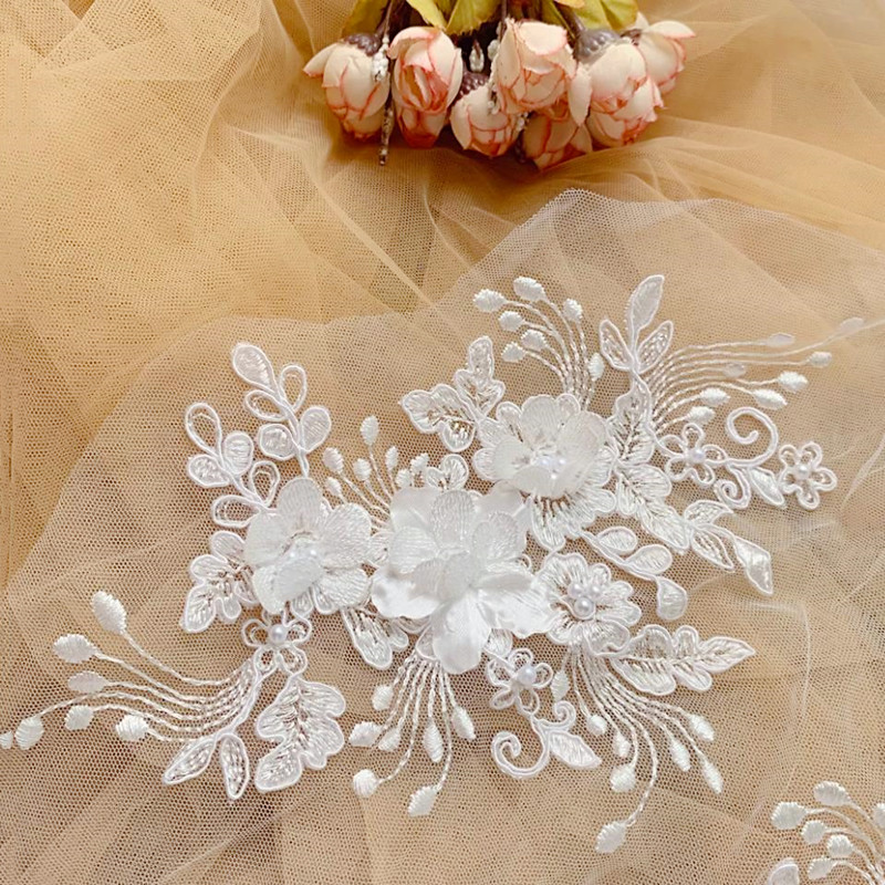 Wedding Supply Online - เส้นขอบลูกไม้ไข่มุกดอกไม้กระจก3D การประยุกต์ใช้ชุดแต่งงานแบบ DIY อุปกรณ์เย็บปักถักร้อย2คู่25.5x13cm